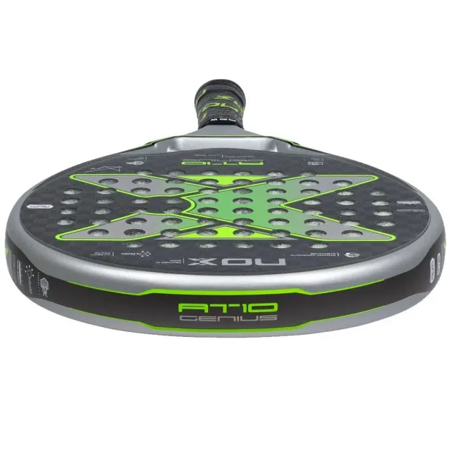 Racket van padel Nox AT Geniun Attack 12K By Agustin Tapia